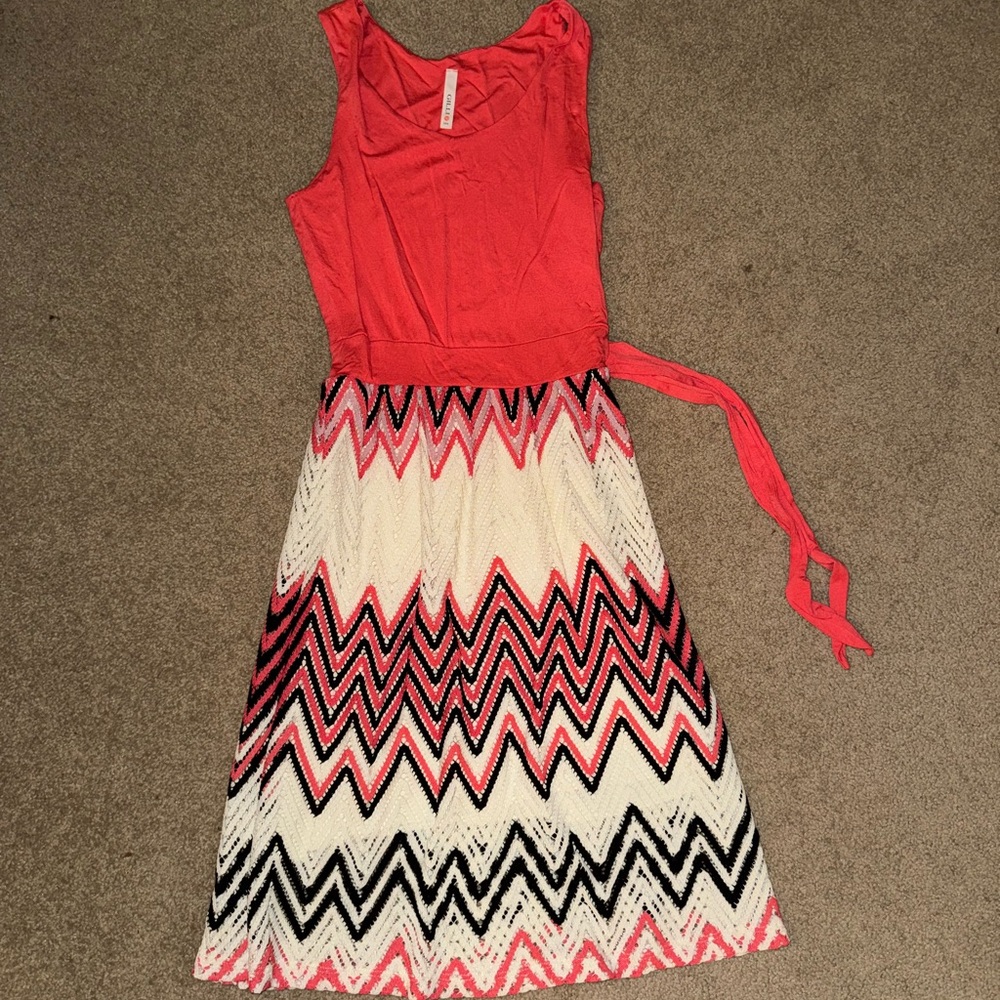Stylish Coral and Cream Zigzag Women’s Dress